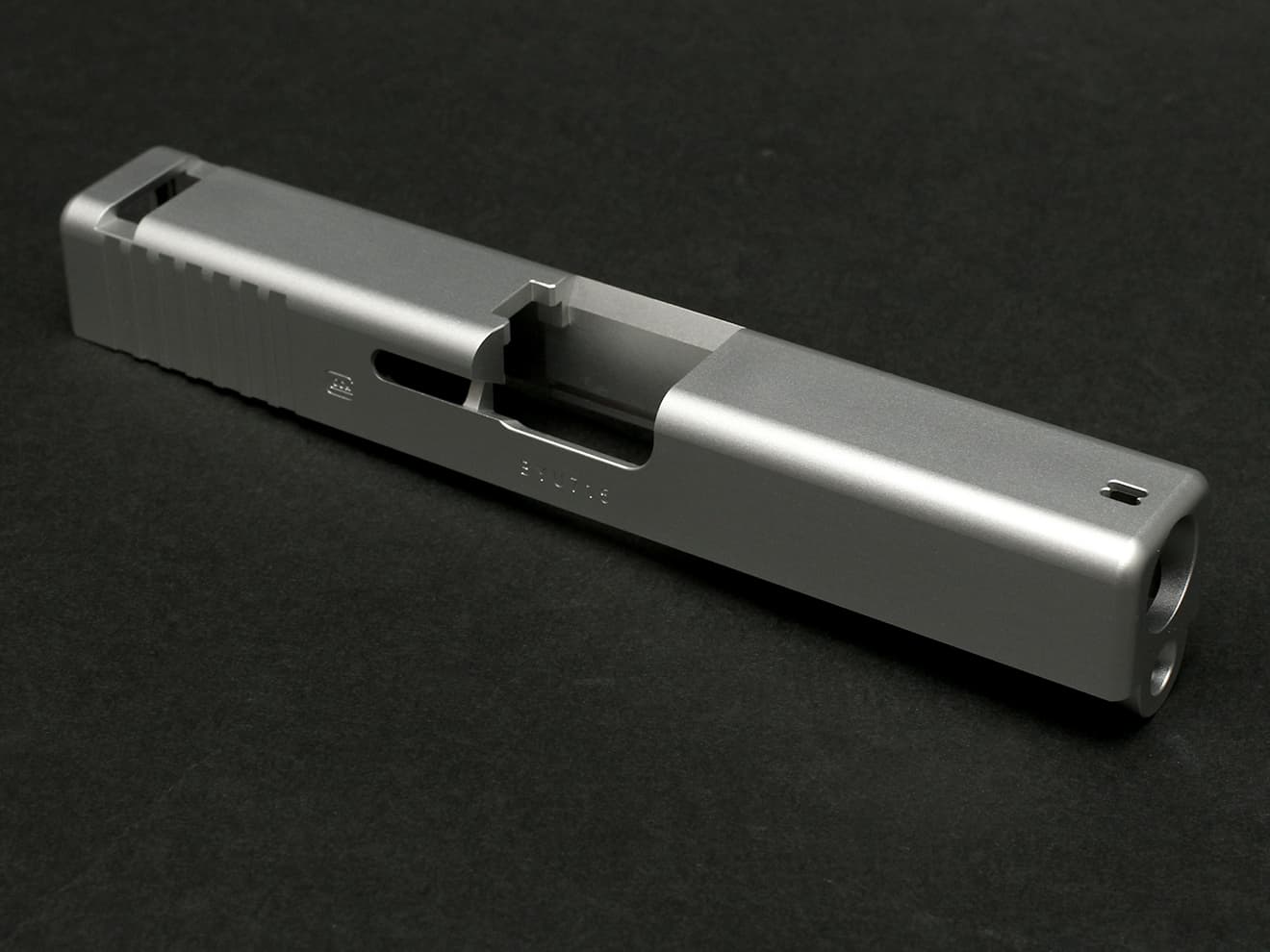 Guns Modify G19 アルミスライド&アウターバレル 東京マルイ GBB G19 [カラー：ブラック / シルバー]