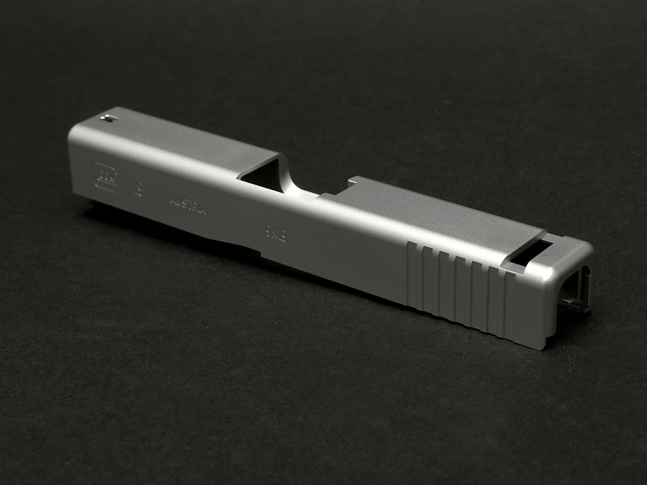 Guns Modify G19 アルミスライド&アウターバレル 東京マルイ GBB G19 [カラー：ブラック / シルバー]