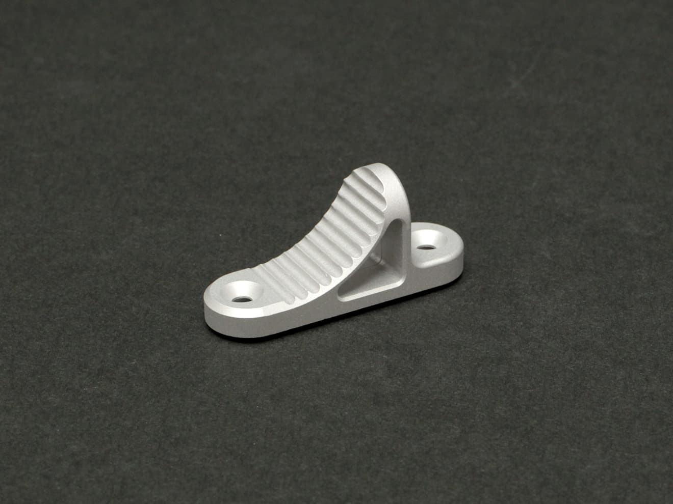 MILITARY BASE B5 ショート K タイプ CNC グリップストップ [カラー・適合：BK・Keymod / DE・Keymod / RED・Keymod / SV・Keymod / BK・M-LOK / DE・M-LOK / RED・M-LOK]