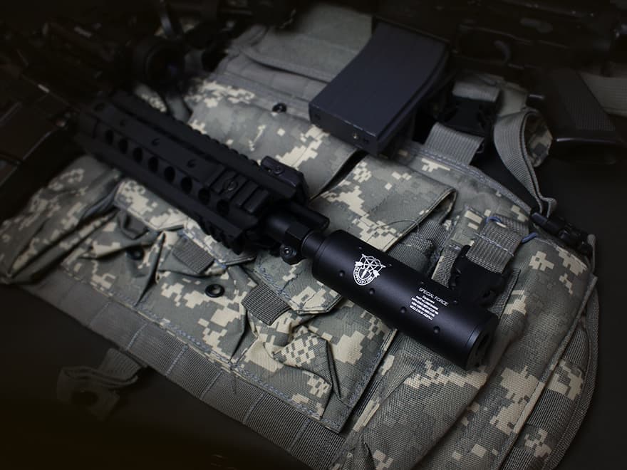 MILITARY-BASE 108mm ショートサイレンサー 14mm正 / 逆ネジ対応 [マーキング：NOVESKE / VLTOR / USAF / SF]