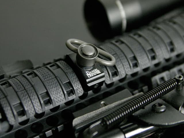 FMA Daniel Defenseタイプ QDスイベル  BK [カラー：BK / DE]